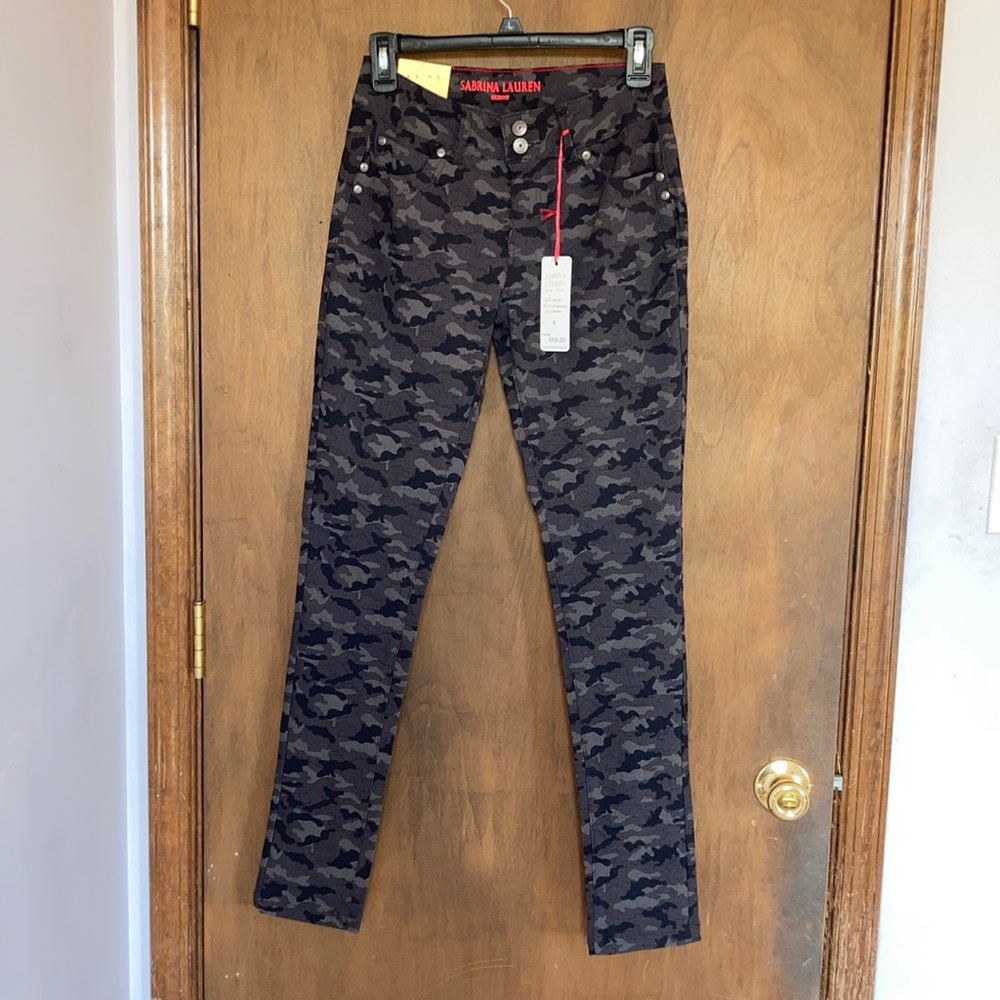 Sabrina Lauren skinny jean gray black camo print ultra soft stretch size 6